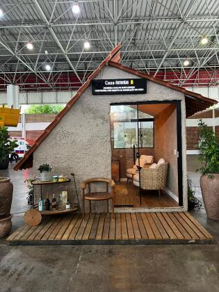 Casa construída com rejeito da mineração de ouro é destaque na Expominério 2024