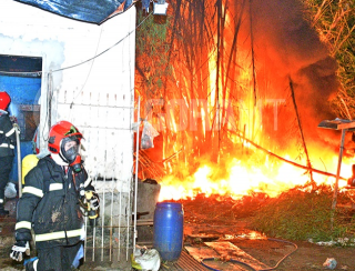 Incêndio destrói bambuzal e atinge casa em Rondonópolis