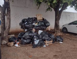 Moradores denunciam falta de coleta de lixo em bairros de Cuiabá