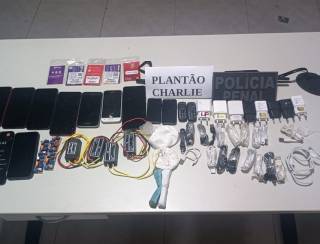 Polícia Penal apreende celulares e eletrônicos escondidos em Centro de Ressocialização e na PCE em Cuiabá