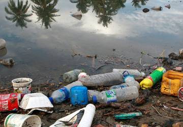 Brasil lança por ano 1,3 milhão de toneladas de plástico no oceano