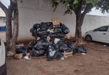 Moradores denunciam falta de coleta de lixo em bairros de Cuiabá