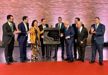 Lula inaugura com prefeito Eduardo Paes placa de revitalização do MAM