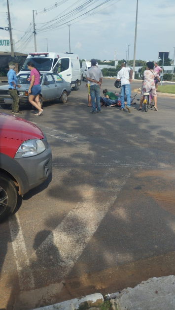 Acidente envolvendo dois carros e uma moto deixa dois feridos em Campo Verde