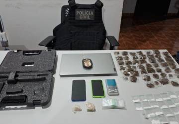 Polícia Civil cumpre mandado contra jovem foragida e apreende 80 porções de droga