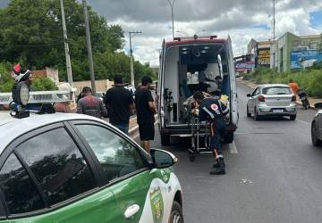 Motociclista fica em estado grave após acidente entre carro e moto; motorista fugiu sem prestar socorro