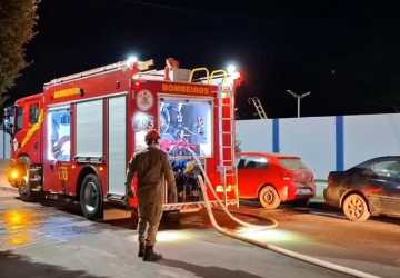 Corpo de Bombeiros atua em princípio de incêndio em conveniência de posto de combustível