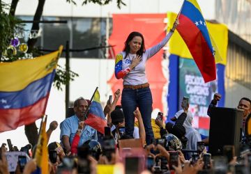 Notícia da prisão de Corina, logo desmentida, tensiona posse de Maduro