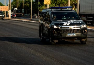 Polícia procura por homem suspeito de matar atual de ex-namorada e obrigá-la esconder corpo