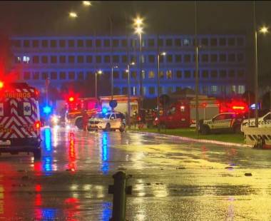 Praça dos Três Poderes, em Brasília, é isolada depois de duas explosões