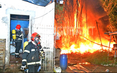 Incêndio destrói bambuzal e atinge casa em Rondonópolis