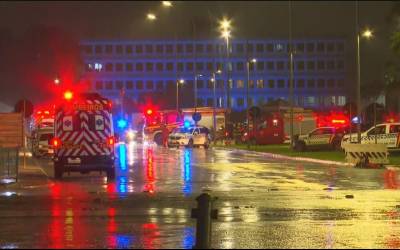 Praça dos Três Poderes, em Brasília, é isolada depois de duas explosões