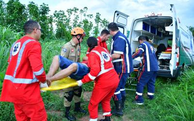 Motorista invade pista preferencial e provoca grave acidente na MT-130 em Rondonópolis