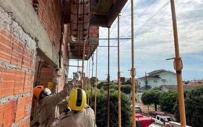 Em Campo Verde: Bombeiros socorrem trabalhador vítima de choque elétrico em construção