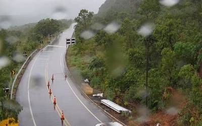 Chuva retorna e trânsito no Portão do Inferno é interrompido novamente