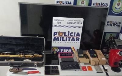 Polícia Militar prende casal e recupera veículo e produtos roubados de residência