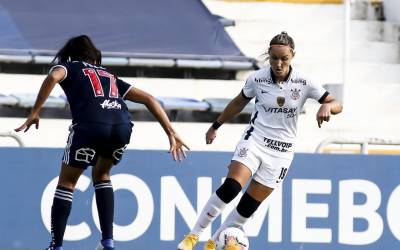 São Paulo anuncia a contratação da atacante Giovanna Crivelari