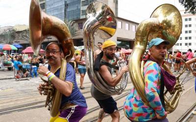 Abertura não oficial do carnaval reúne foliões no Rio de Janeiro