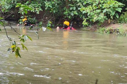 Homem tenta recuperar chinelo e morre afogado no Rio das Mortes