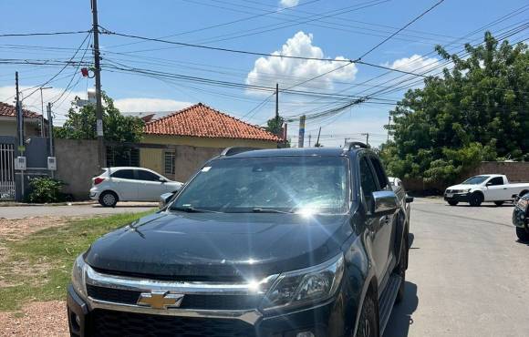 Força Tática recupera caminhonete roubada e prende homem em Cuiabá