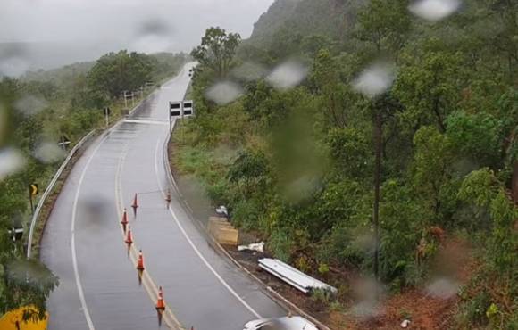 Chuva retorna e trânsito no Portão do Inferno é interrompido novamente