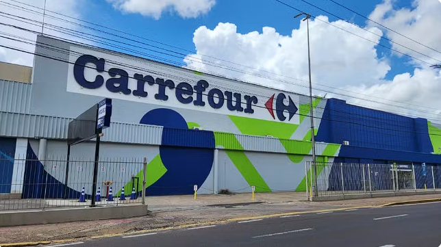 Ministro da Agricultura apoia boicote brasileiro ao Carrefour, após veto de lojas da França