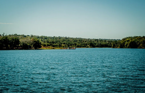 Jovem morre afogado após mergulhar em lago de MT