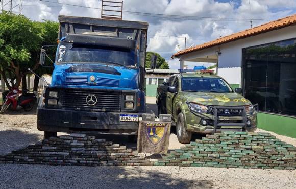 Casal é preso transportando mais de 200 kg de drogas em caminhão em MT