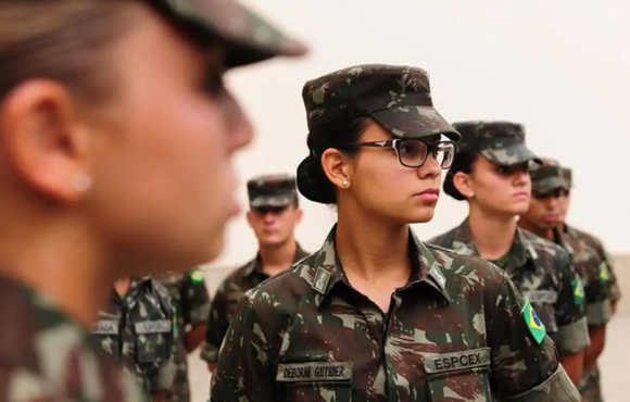 Forças Armadas iniciam alistamento voluntário feminino