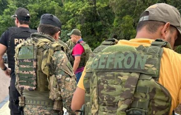 Gefron, Bope e Polícia Federal apreendem 420 quilos de cocaína em caminhão frigorífico