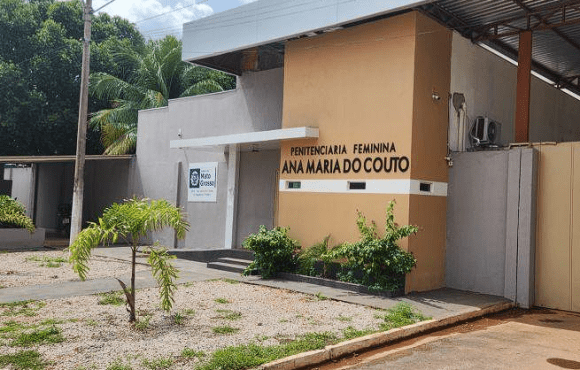 Polícia Penal prende mulher que tentou entrar com drogas e cimento em penitenciária feminina